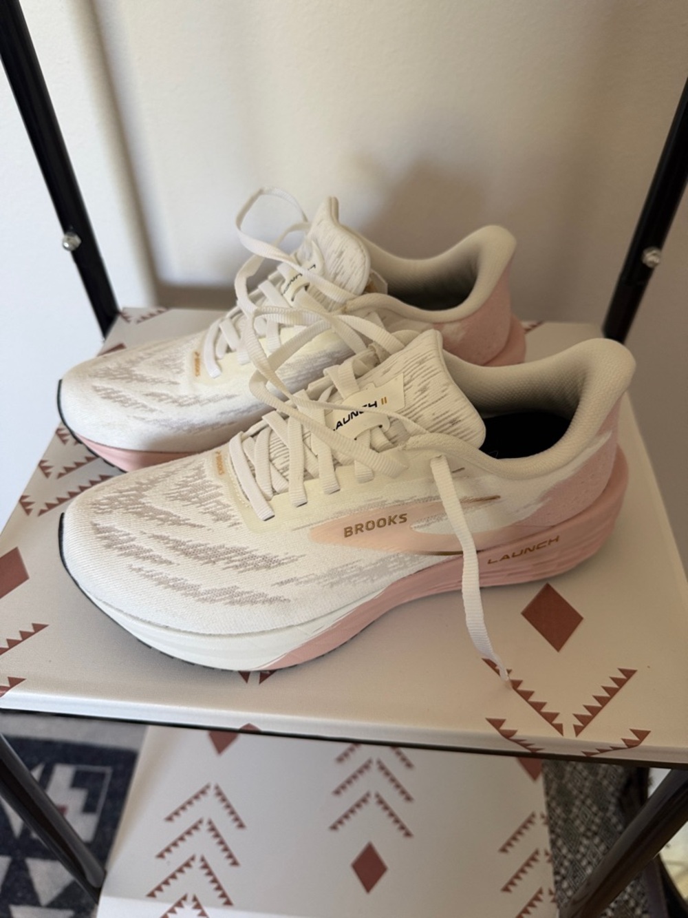 Brooks Women's Launch 8 Running Shoes - White and Light Pink